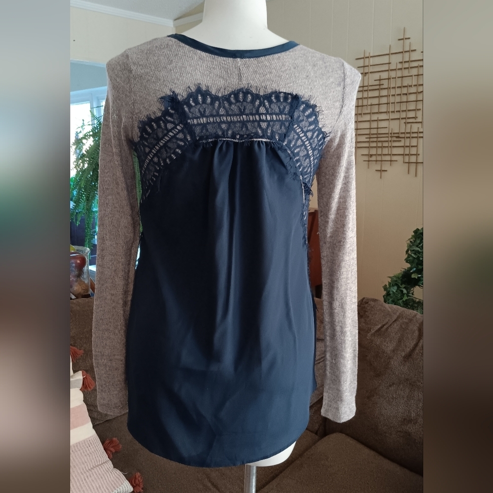 Sweater Blouse Womens Sz L Blue Gray Shirt Hi-low Top Raw Lace Lightweight Flowy